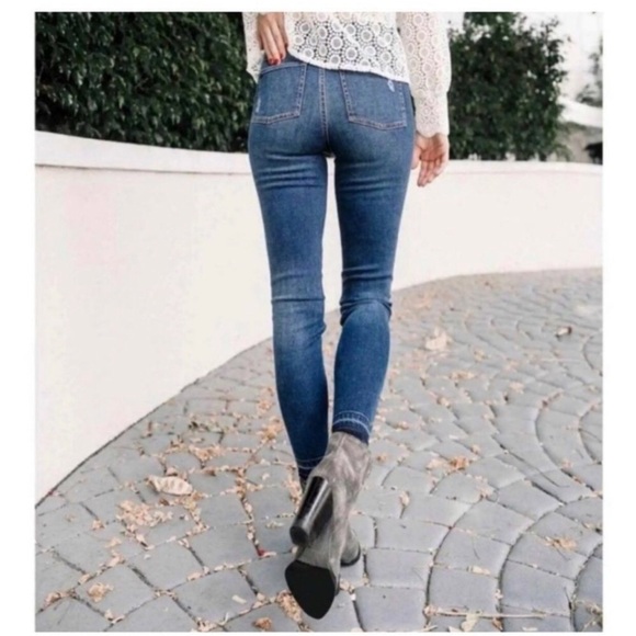 Spanx Distressed Ankle Skinny Jeans Released Hem Pull On High Rise M - Picture 15 of 16